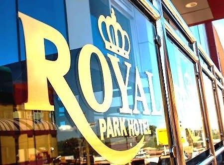 ג'ינג'ה Royal Park Hotel מראה חיצוני תמונה