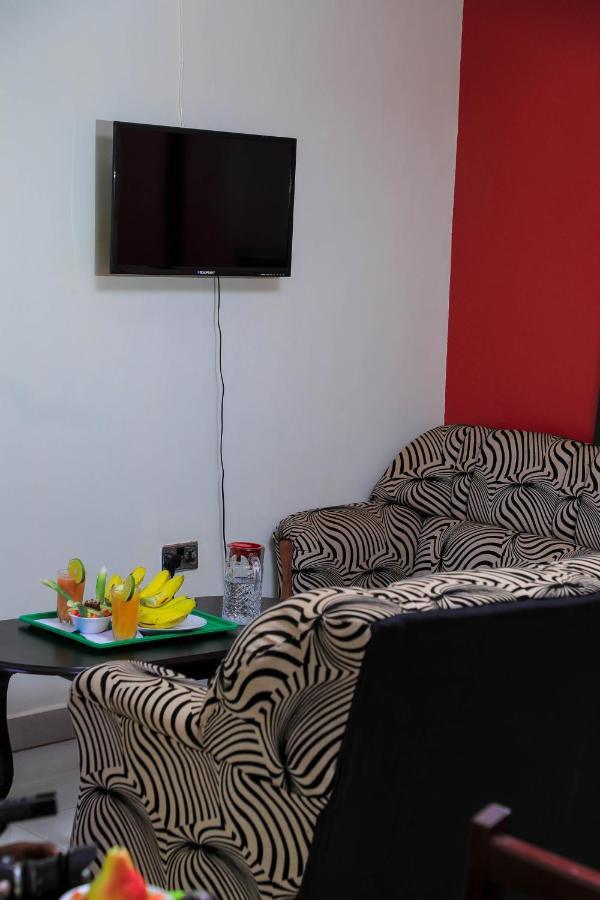 ג'ינג'ה Royal Park Hotel מראה חיצוני תמונה