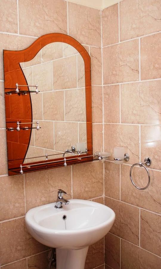 ג'ינג'ה Royal Park Hotel מראה חיצוני תמונה